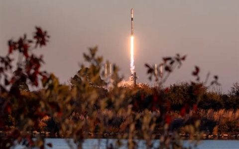 越南也要冲向太空！航天巨头牵手马斯克SpaceX：计划明年发射卫星