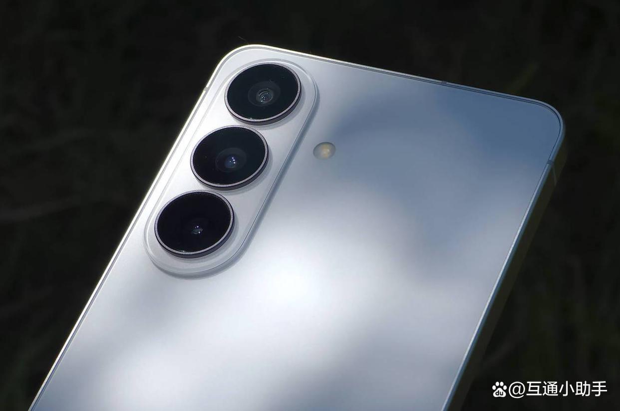 近乎完美小屏旗舰! 三星 Galaxy S26手机全面评测