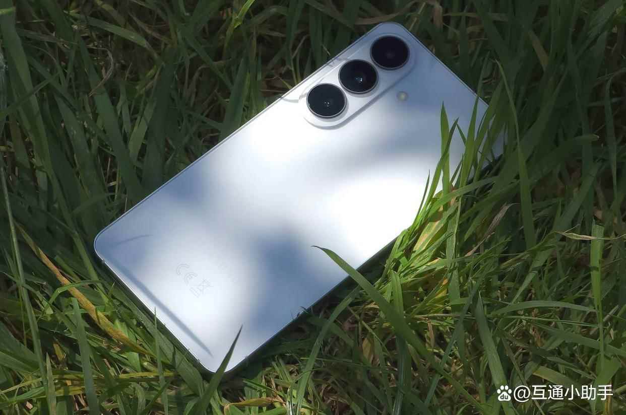 近乎完美小屏旗舰! 三星 Galaxy S26手机全面评测