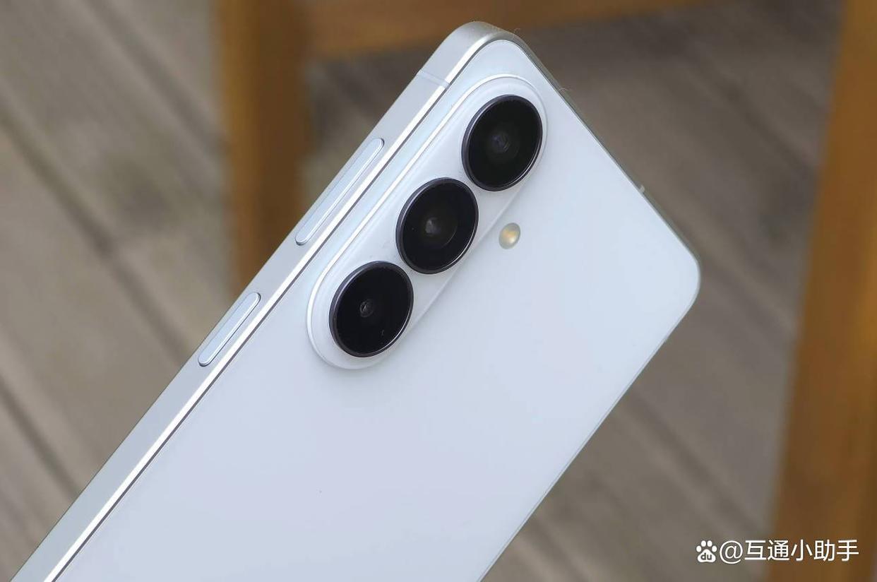 近乎完美小屏旗舰! 三星 Galaxy S26手机全面评测