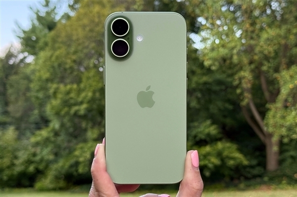发文炮轰iPhone输入法后 罗永浩:苹果还是全球第二好用的手机