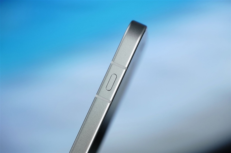 裸眼3D超吸睛!OPPO Reno16手机评测:人人都说好看的影像轻旗舰