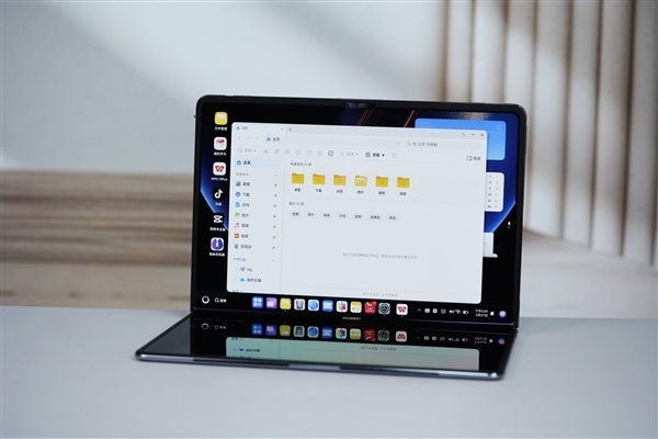 价格大降！华为MateBook Fold折叠电脑小尺寸版最快Q3发布