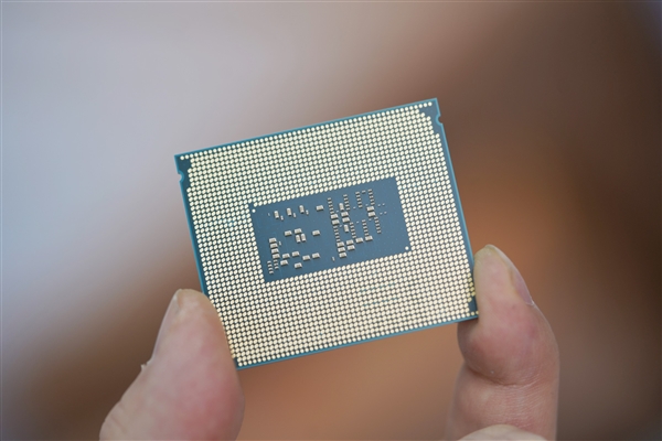 DDR5太贵逼退玩家！13、14代酷睿需求暴涨断货：Intel都没想到
