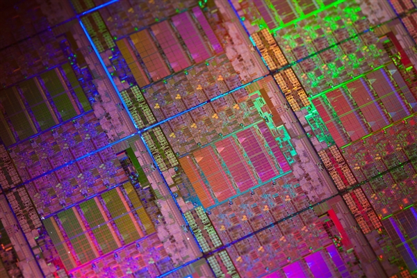 死对头也能化敌为友!AMD要找宿敌Intel代工