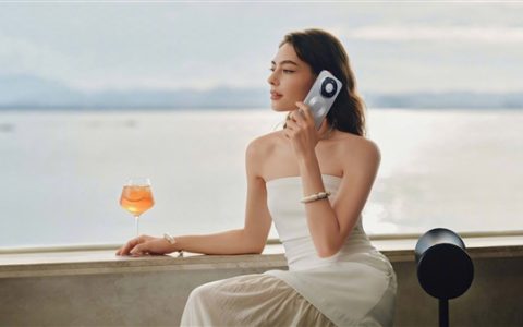 Mate 80拿下上半年国产单品销冠：迭代旗舰华为Mate 90整装待发：麒麟9030加持