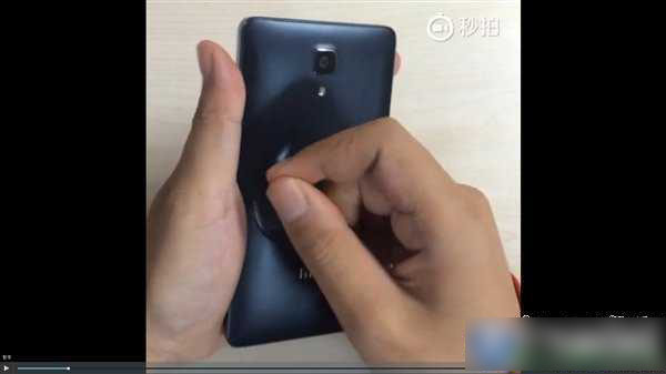 小米4后盖怎么开？小米4打开后盖简单方法