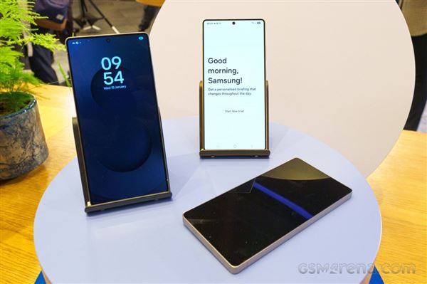 万元安卓机皇! 三星S25Ultra真机上手体验