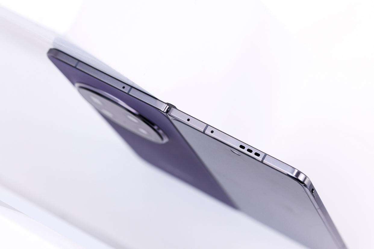 折痕消失术! OPPO Find N5 折叠屏真机实拍