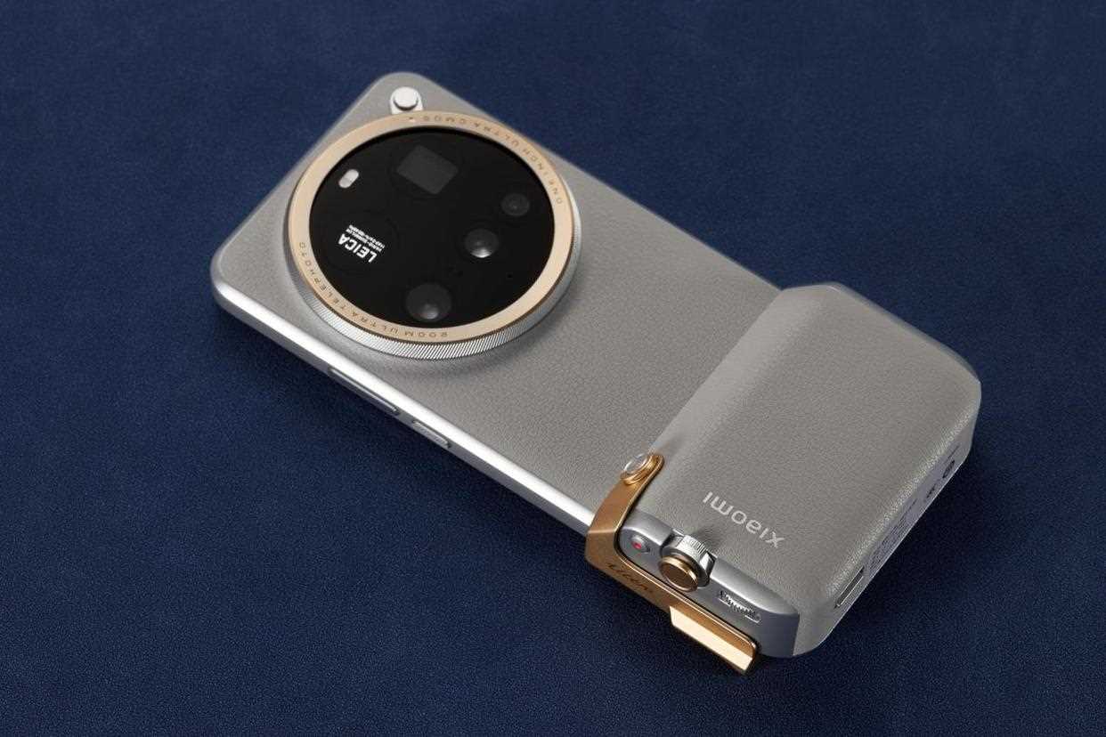 史上第一次双拼色! 小米 15 Ultra松柏绿手机图赏