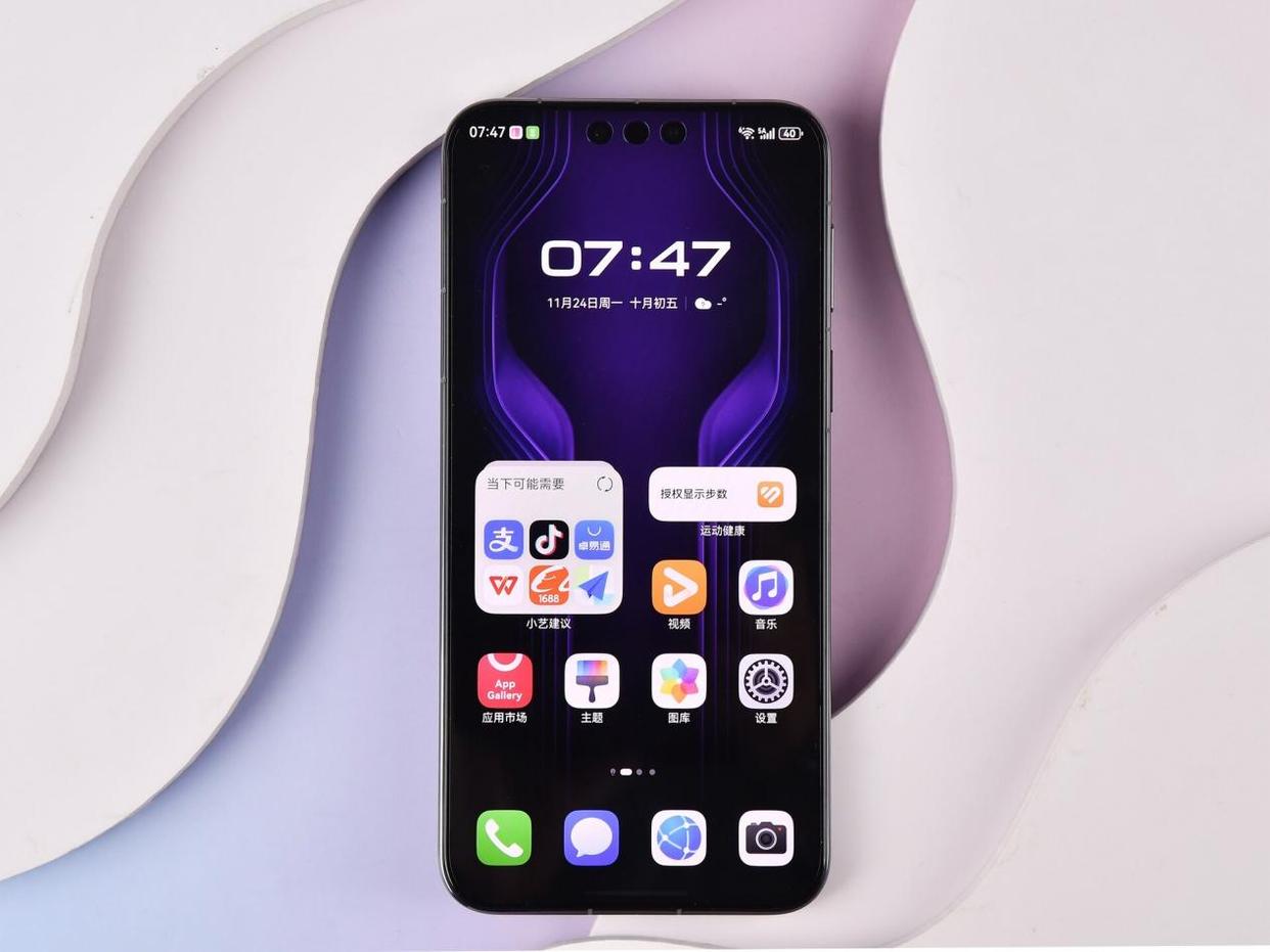华为最顶级高端旗舰! 华为Mate 80 RS 非凡大师上手体验