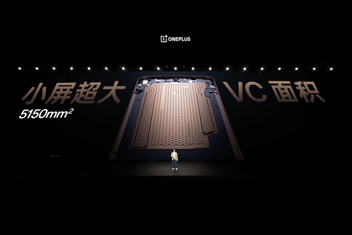 7500mAh电池+满血性能+潜望长焦! 小屏旗舰一加15T发布 4299元起