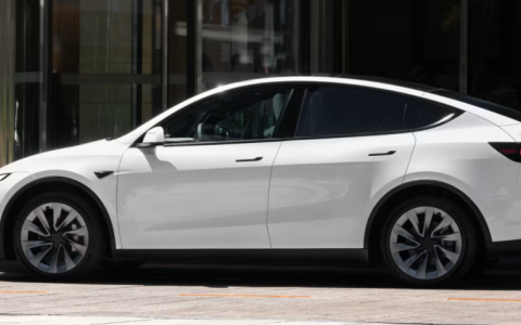 销量近三万的真相！2027款Model Y，两款后驱怎么选不踩坑
