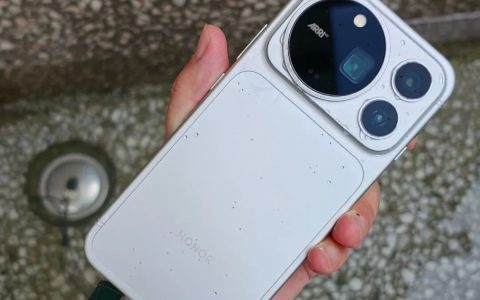 万元旗舰大乱斗！荣耀 / 小米 /vivo/OPPO/ 苹果，谁才值得入手